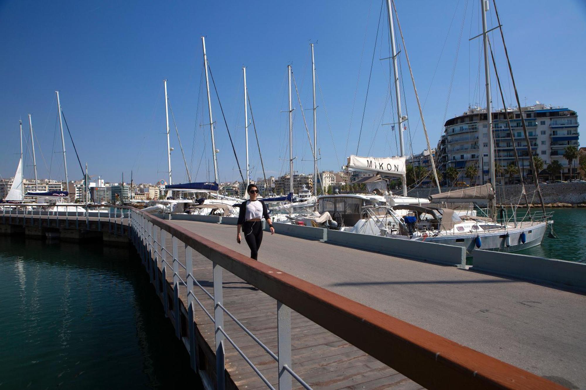Zeas Apartment Piraeus Buitenkant foto